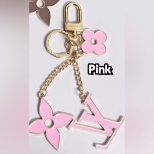 Fashion/Novelty LV Logo Pendant Bag Charm or Keychain 🛑 PRICE FIRM 🛑